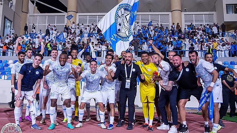 مكافأة مالية كبيرة للاعبي الأخدود من رجل أعمال