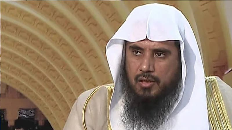 حكم إعطاء الزكاة لأبناء الزوجة .. فيديو