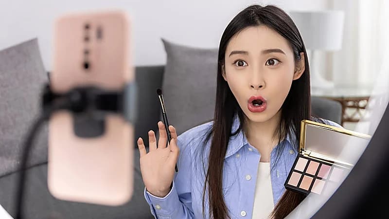 لتفاخرهم بثرواتهم .. الصين تقرر حظر حسابات عدد من المشاهير