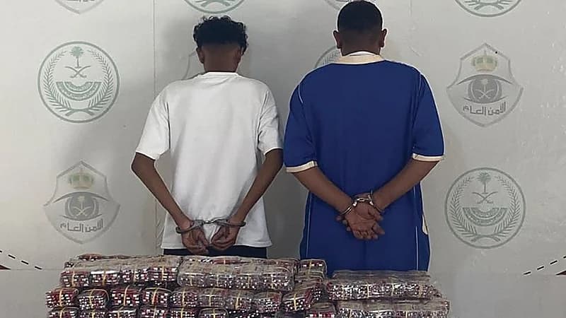 القبض على مواطنين لترويجهما  20070قرصًا خاضعًا لتنظيم التداول الطبي ... فيديو