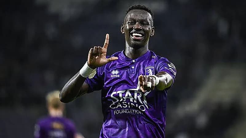 مفاوضات من بازل وليجيا لضم الصحفي