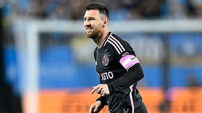 ميسي يقترب من العودة إلى أوروبا