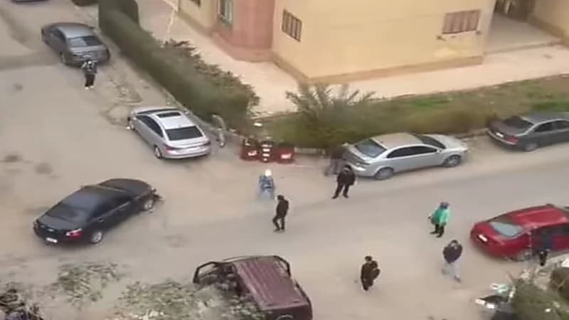 جدل بسبب فيديو تعرض سائق سيارة مدرسية للاعتداء في مصر..  فيديو