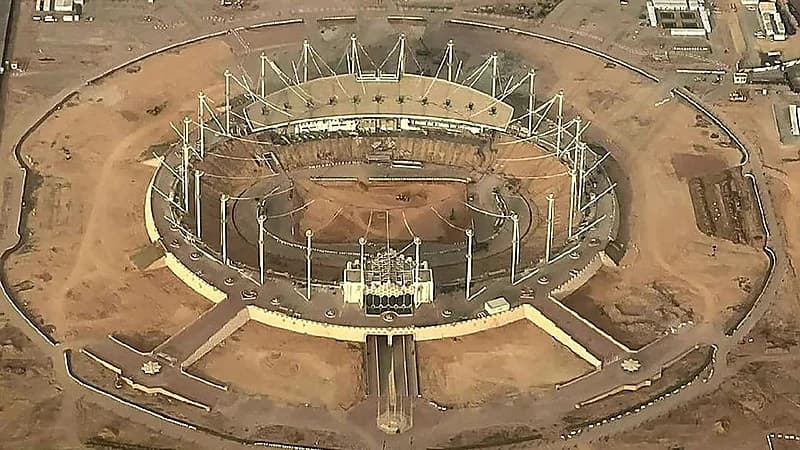 تطورات متسارعة في استاد مدينة الملك فهد الرياضية