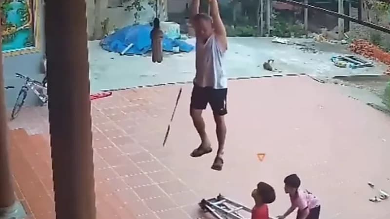 مسن ينجو من السقوط أرضًا بسبب لياقته البدنية .. فيديو