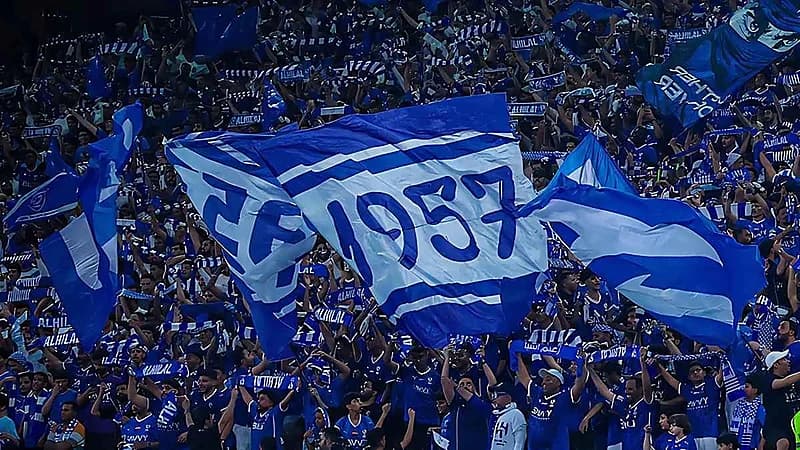 تفاعل الرياضيين مع هاشتاق من يعطل صفقات الهلال؟