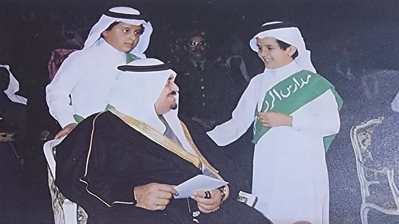 صورة نادرة للملك فهد رحمه الله ونجله الأمير عبدالعزيز