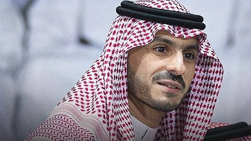 الأمير عبدالرحمن بن تركي ينعش خزينة الشباب بدعم مالي