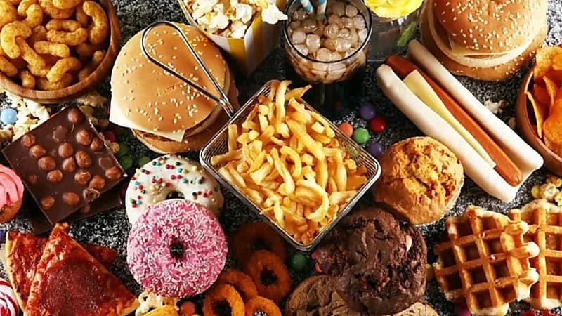 دراسة: تجنب الأطعمة فائقة المعالجة يضاعف فقدان الوزن ويحد من خطر السرطان