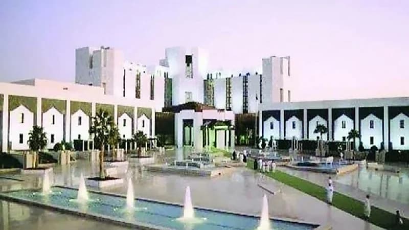 مستشفى الملك خالد يحذر من مضاعفات حقن التخسيس على العين.. فيديو