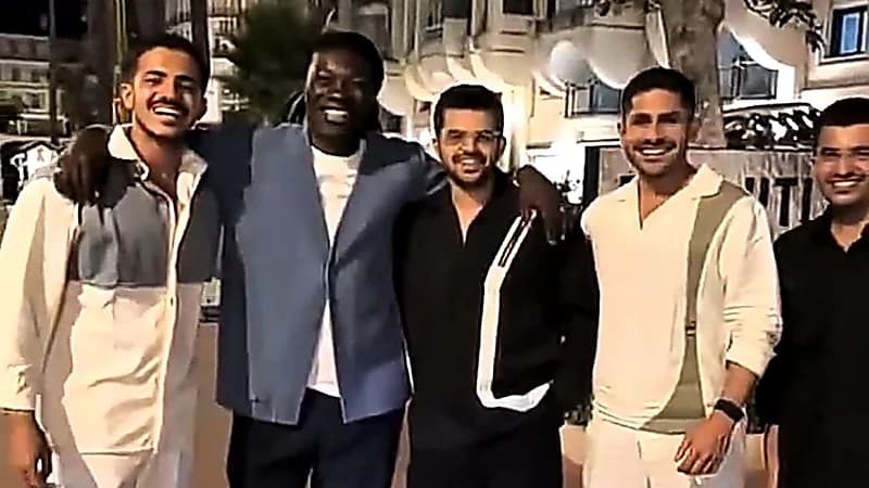 مقطع لافت لبافيتيمبي غوميز يتفاعل مع الهلاليين   ..  فيديو