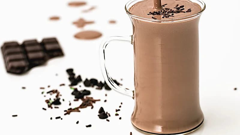 حليب الشوكولاته المشروب المثالي بعد التمرين