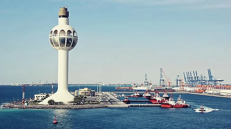 إطلاق وحدة تخزين عائمة لتزويد السفن بالوقود بميناء جدة