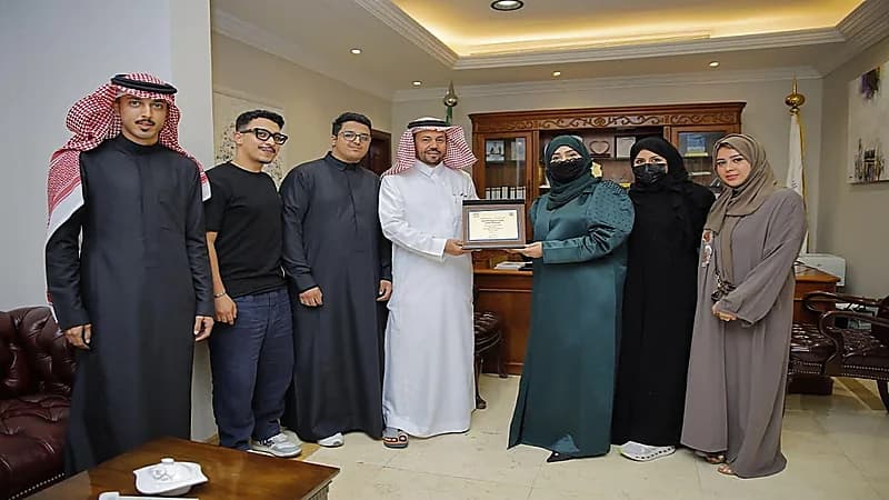 جمعية أدبي جدة تقيم معرض للفنانة عبير مصيري