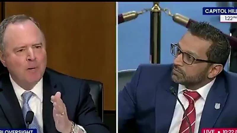 مدير الـFBI يهاجم سيناتورًا ديمقراطيًا: أنت عار على مجلس الشيوخ  .. فيديو