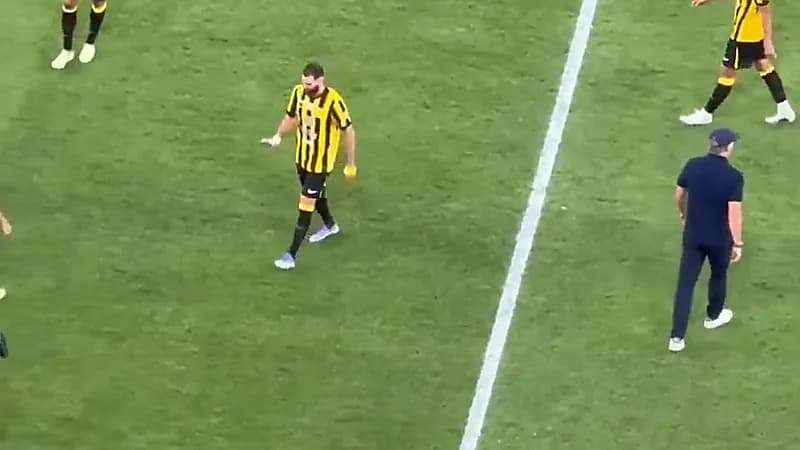 بنزيما يظهر غاضباً بعد خسارة الاتحاد أمام النصر  .. فيديو