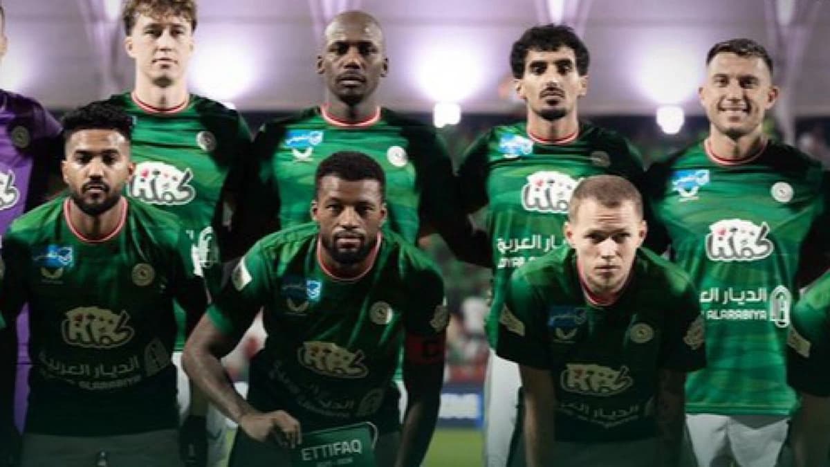 الشهري يمنح لاعبي الاتفاق إجازة