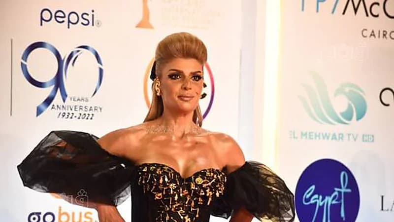 "فيدرا" تعلق على زواجها من شقيقين أحدهما مخرج معروف