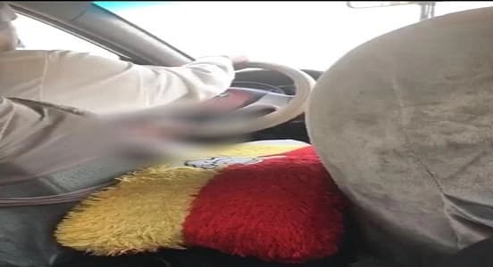 سائق يتحرّش براكبة عبر حركات لا أخلاقية