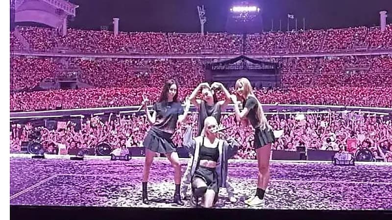 بلاك بينك تُبهر كوريا في أولى حفلات جولة Deadline