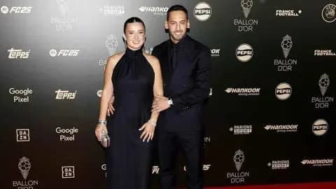 زوجة تشالهان أوغلو تهاجم زميله في إنتر