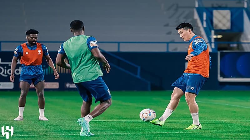 الهلال يستعد لـ"الاتحاد" بمناورة وتدريبات لياقية