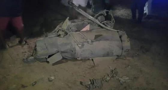 بالفيديو.. بقايا حطام الصاروخ الحوثي الذي استهدف جازان