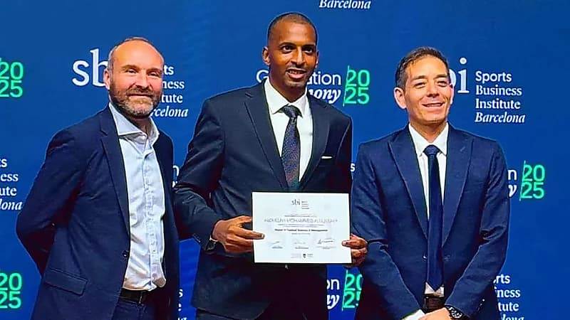 لاعب الهلال السابق يحصل على الماجستير في إدارة كرة القدم