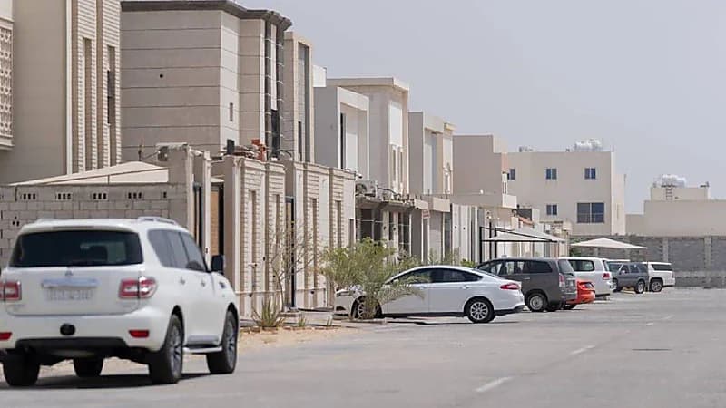 حملة رقابية بالرياض تكتشف تحويل عمائر لوحدات مخالفة .. فيديو