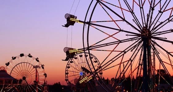 طالبات يروين قصة سقوطهن من إحدى الألعاب الترفيهية بالرياض