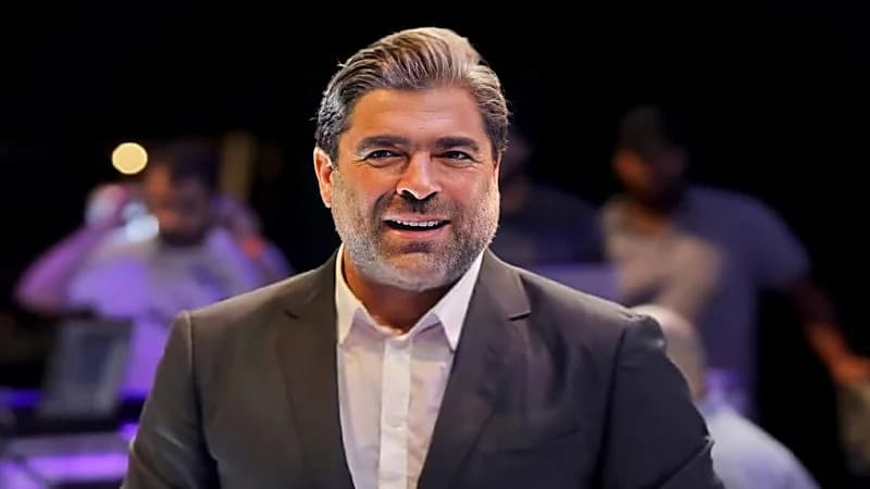 وائل كفوري ينشر صورة ممسكًا بيد طفلته الصغيرة