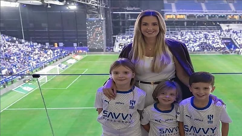 عائلة نيفيز تصل إلى ميامي لمساندته