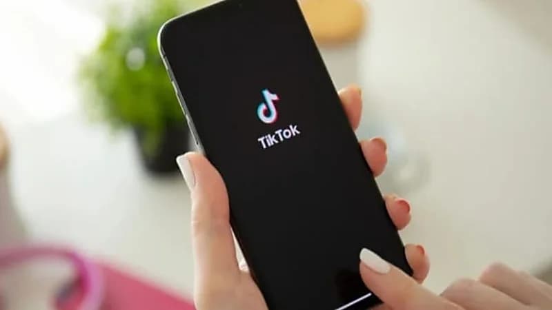 مدمنو المقاطع القصيرة على تيك توك وإنستغرام يعانون من مشاكل عقلية