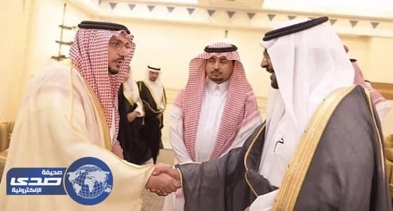 أمير القصيم يستقبل جموع المعزين في وفاة الأمير عبد الرحمن