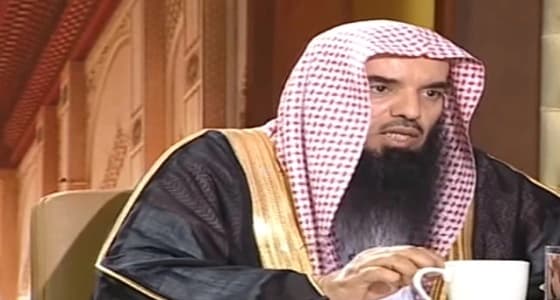 بالفيديو.. " المري " يوضح حكم خروج المرأة بملابس معطرة