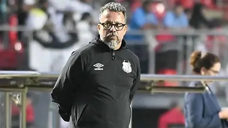 سانتوس يُقيل مدربه بعد الهزيمة المُذلة أمام فاسكو