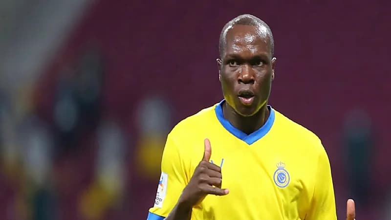 أبو بكار يفكر في الرحيل عن النصر