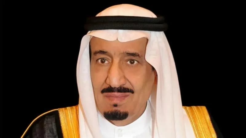 خادم الحرمين الشريفين يهنئ الأمة بحلول شهر رمضان