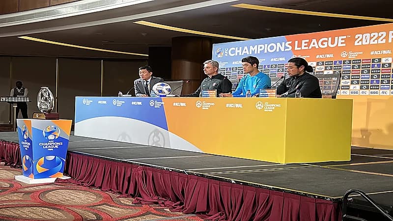 مدرب "أوراوا": جاهزين لتحدي الهلال وتحقيق اللقب