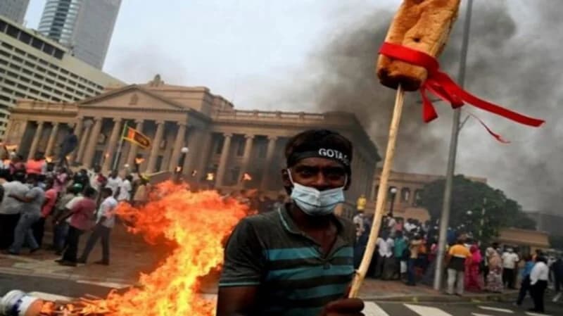 20 دولة مهددة بمصير سريلانكا