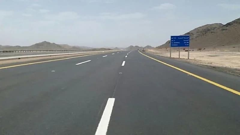 تنبيه لمستخدمي طرق القصيم: سحب رعدية ورياح تحد الرؤية الأفقية