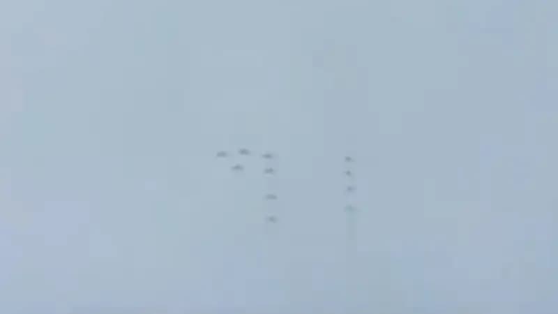 شاهد .. طائرات F15 تشكل رقم 91 في سماء الرياض