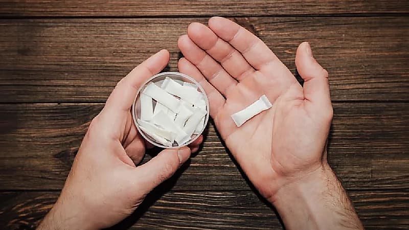 النمر يحذر: أظرف النيكوتين تهدد الشباب بجلطات القلب