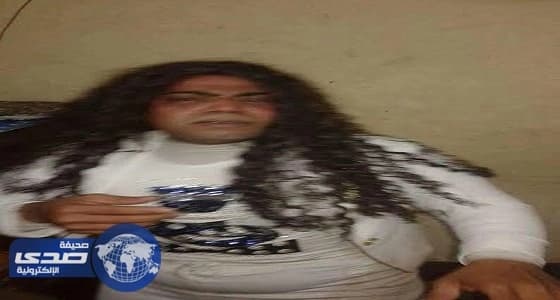 بالصور.. أمين مخازن يتحول لإمرأة فجأة في مستشفي بمصر