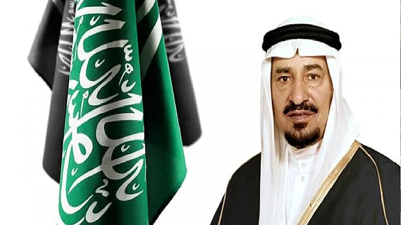 فيديو قديم للحظة نزول جثمان الملك خالد من الطائرة