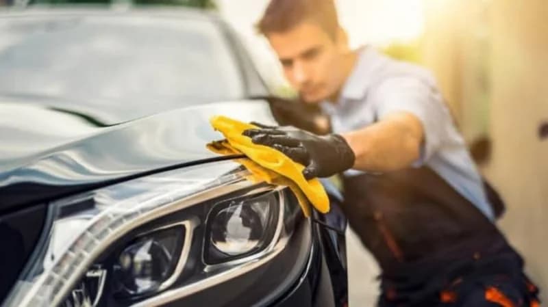 حيل لتنظيف السيارات بأدوات منزلية