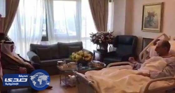 الفيصل يمازح وكيل إمارة عسير السابق: الموظفون ملّوا من طول الإجازة