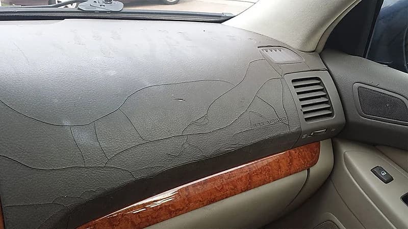 نصائح للحفاظ على طبلون السيارة من التشققات