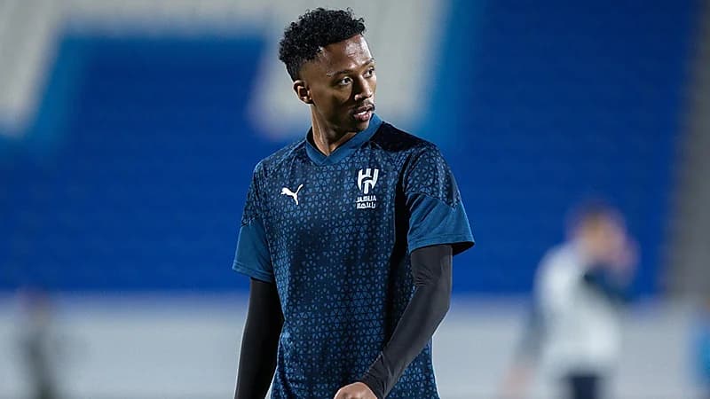 الدوسري يشارك في التدريبات الجماعية