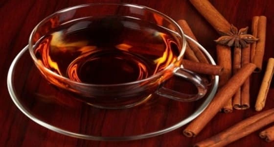 تحلية الشاي بالقرفة يساعد في إنقاص الوزن